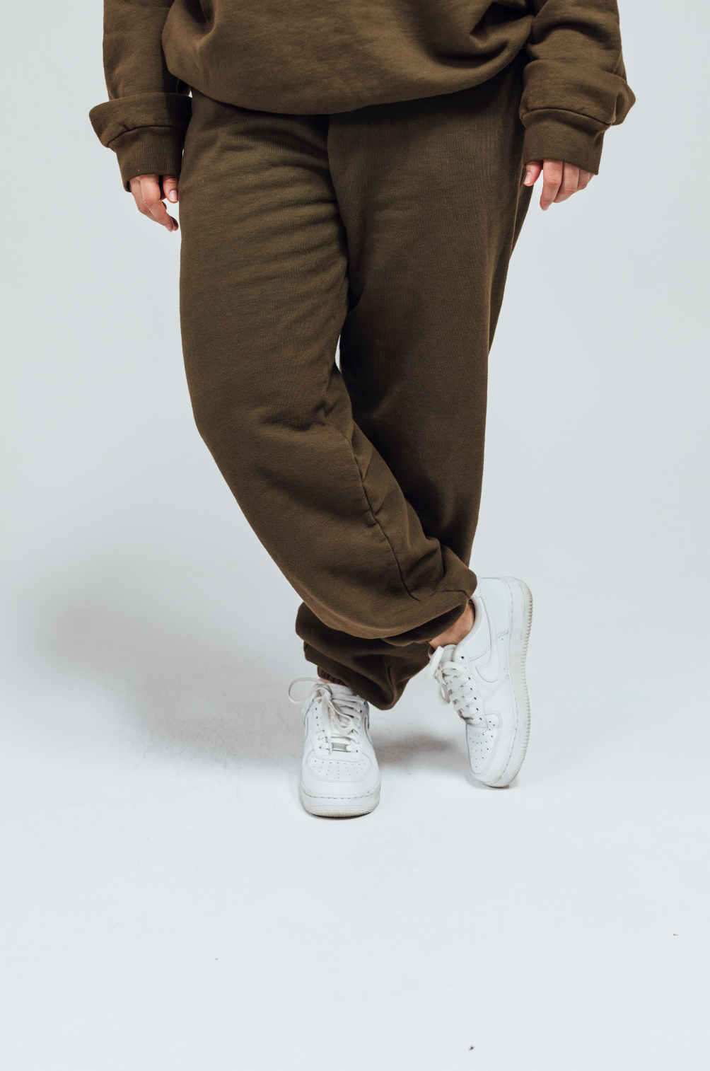 Less Is More Sweatpants in Olive